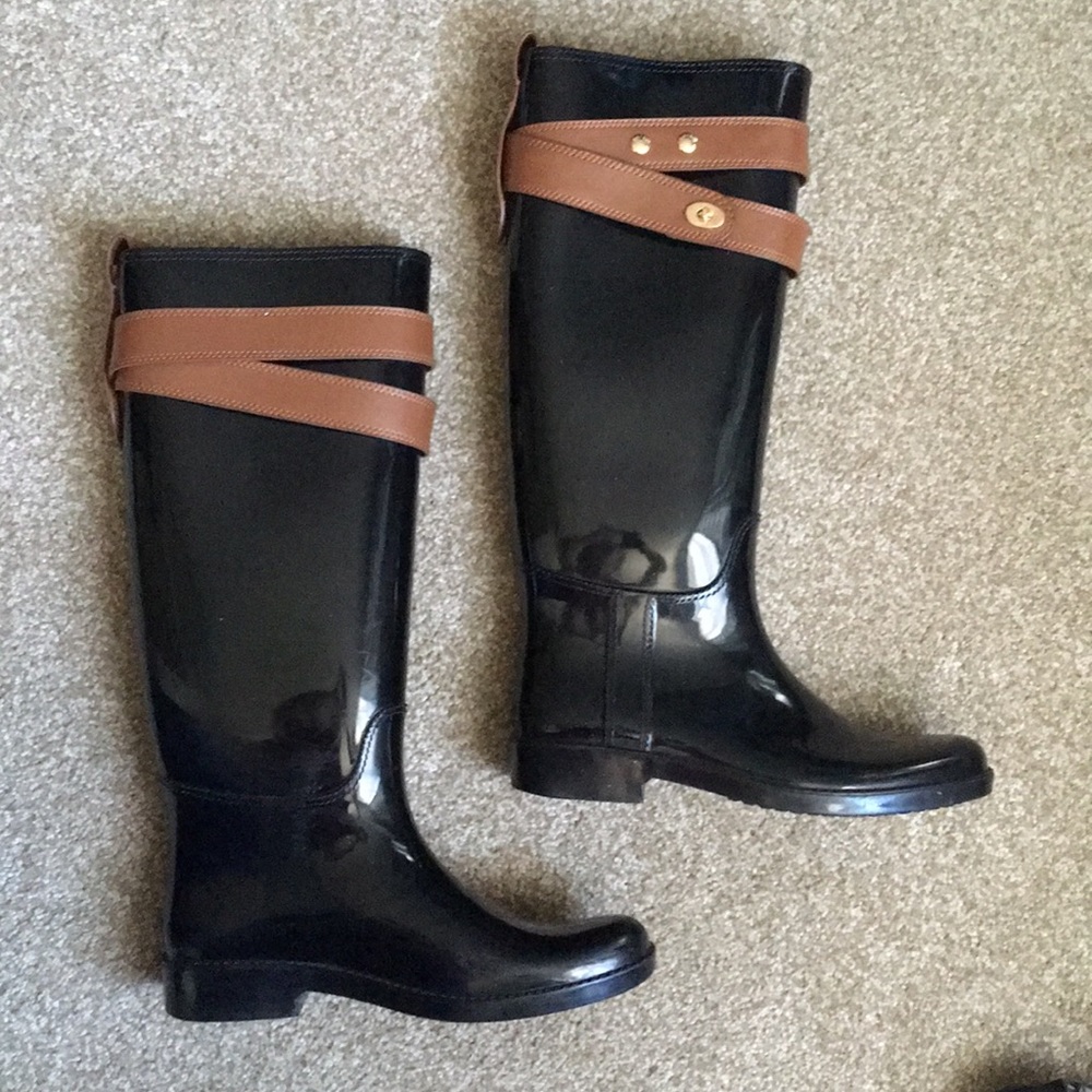 Coach boots size 8